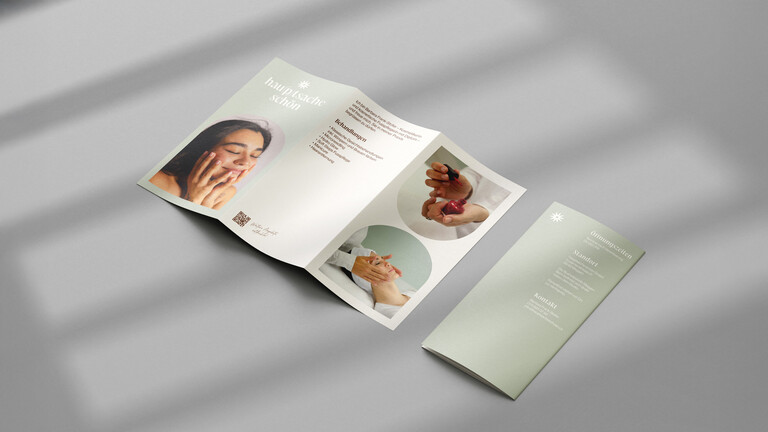 Ha Scho Mockup Flyer