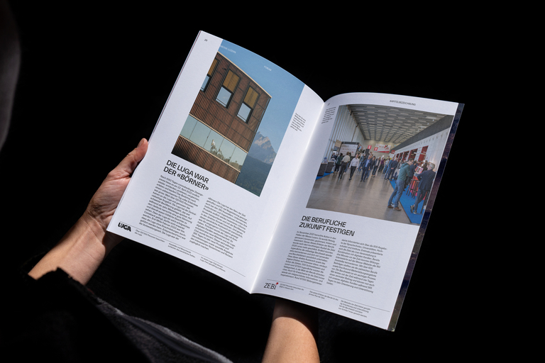 Magazin Mockup Inhalt