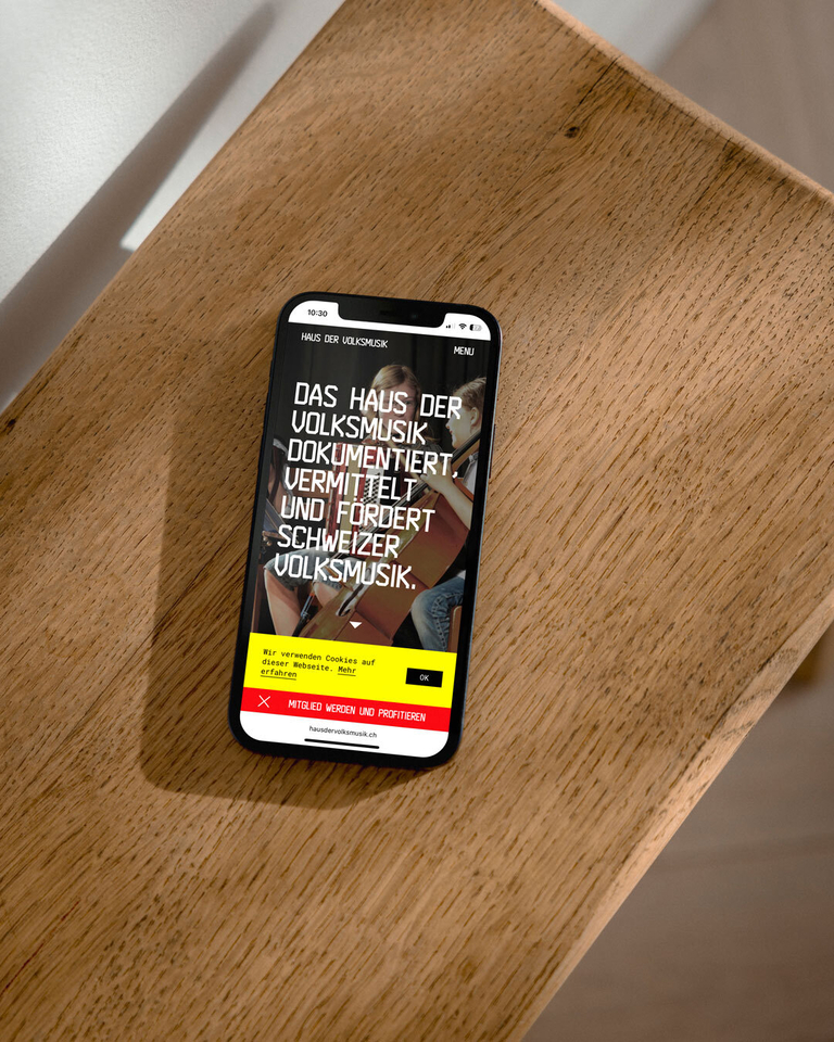 01 Hd VM IPHONE MOCKUP So Me